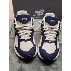 New Balance 2002R Men’s 11 White Navy Running Sneakers Athletic Shoes